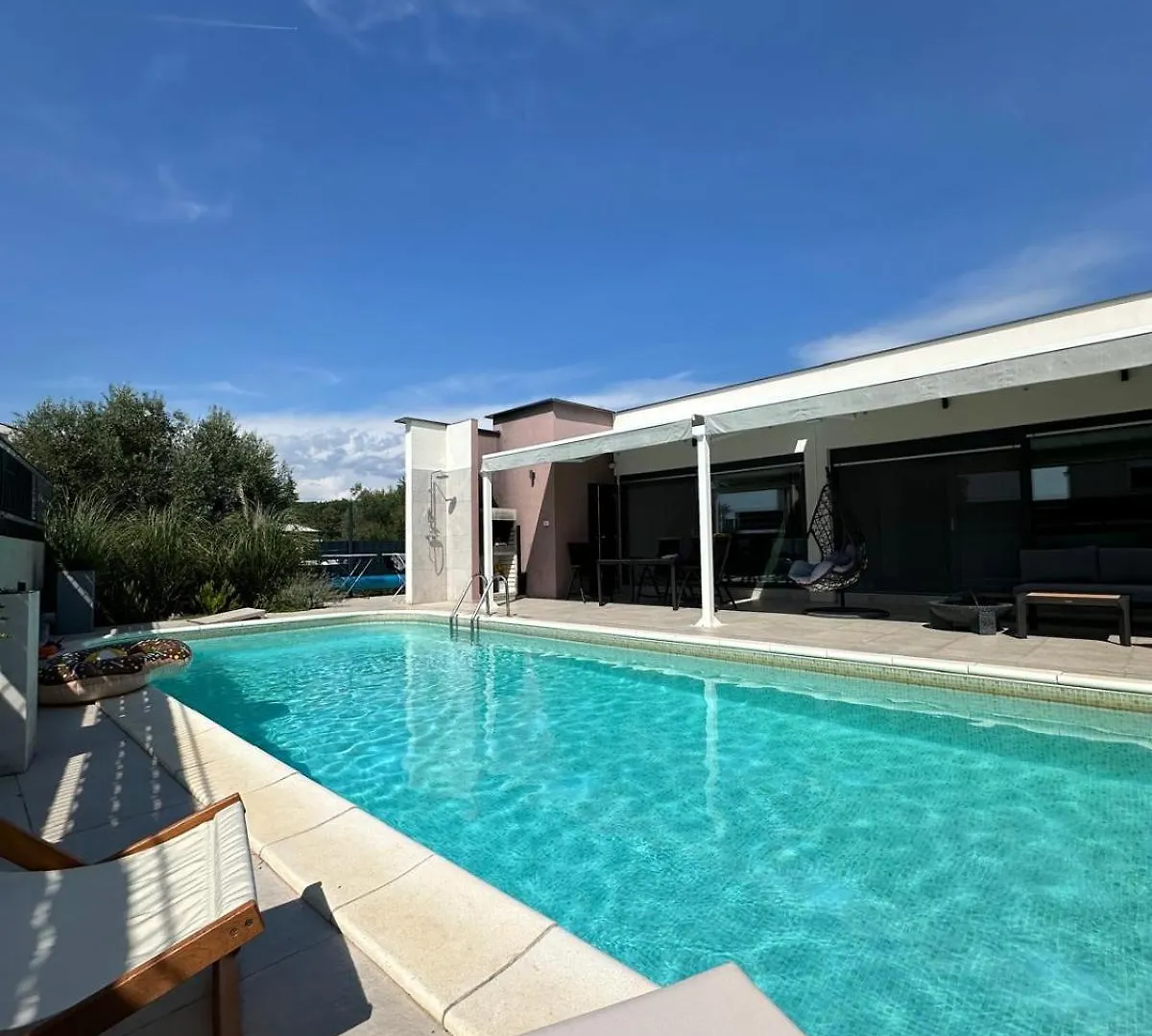 Villa Nika Peroj